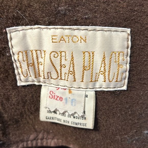 Vintage Eaton Chelsea Place long brown sheepskin coat, woman size 10 - Picture 5 of 6